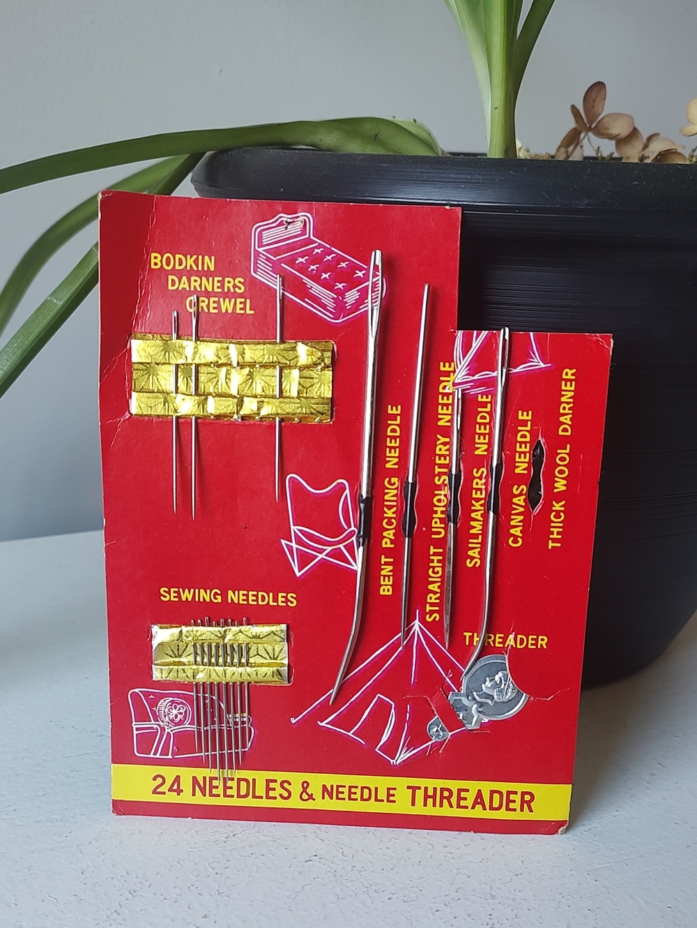 Vintage Multi-purpose Hand Sewing Needle Set With A Needle Threader